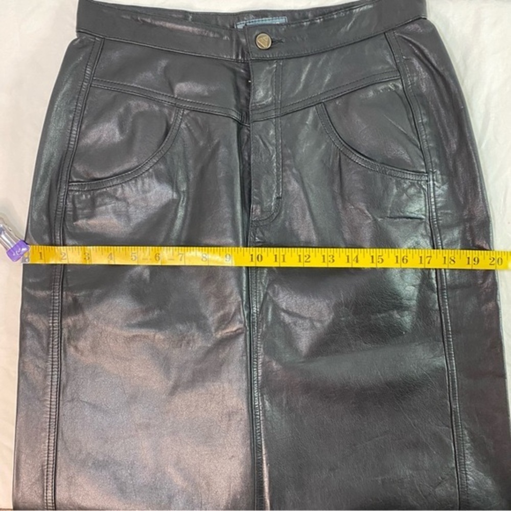 Lizwear Vintage Black Leather Pencil Skirt Size 12 Knee Length 1990s pockets - Picture 10 of 11